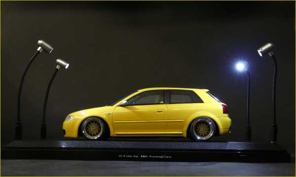 1:18 LED ACRYL Model Car Vitriene / Schwarz